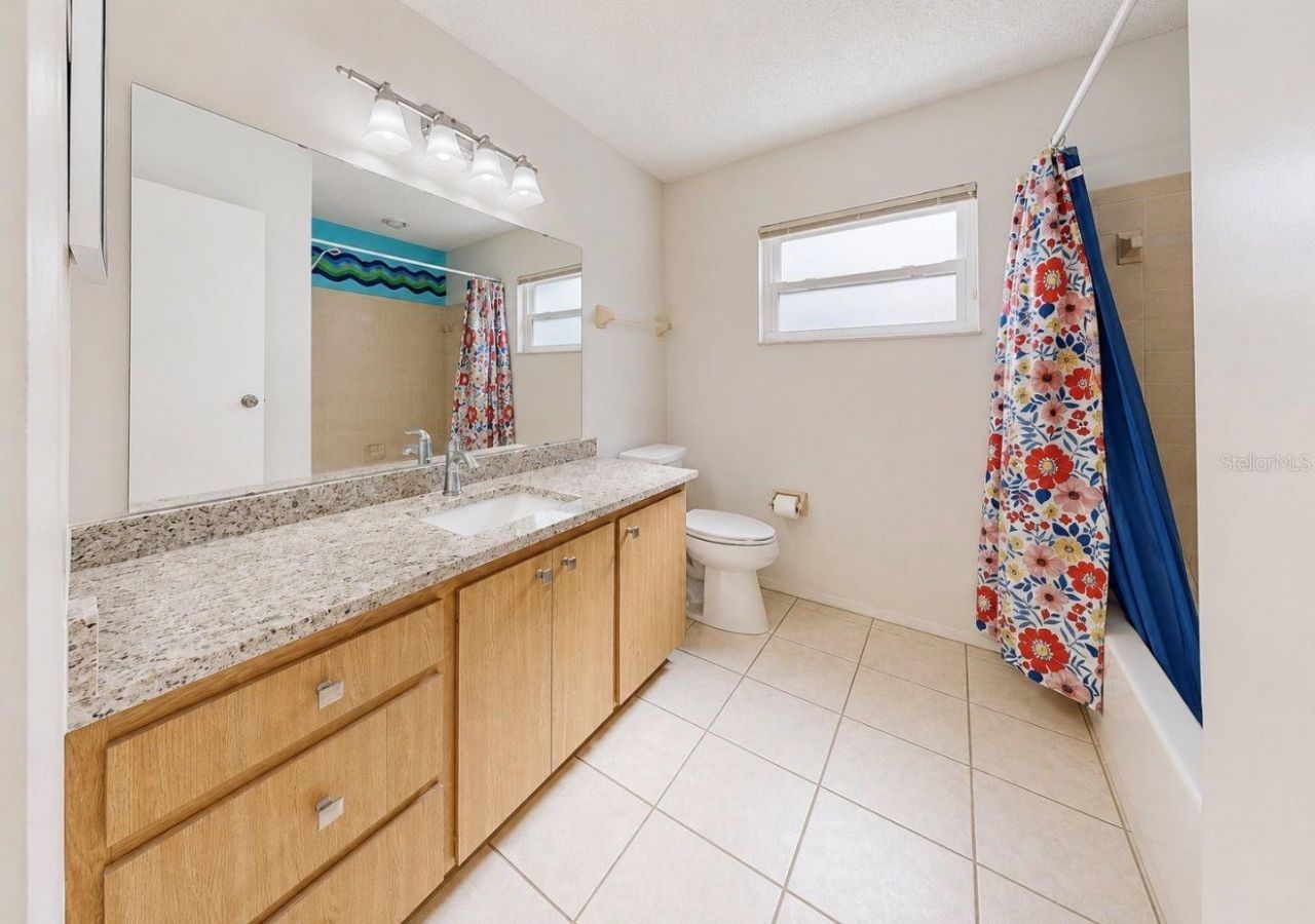 3506 Auburn Court, Unit 230, Sarasota, FL 34231 Photo