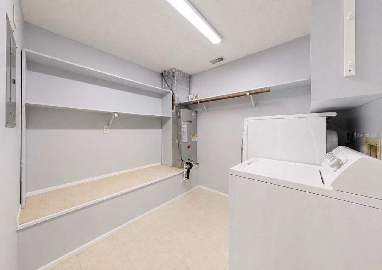 3506 Auburn Court, Unit 230, Sarasota, FL 34231 Photo