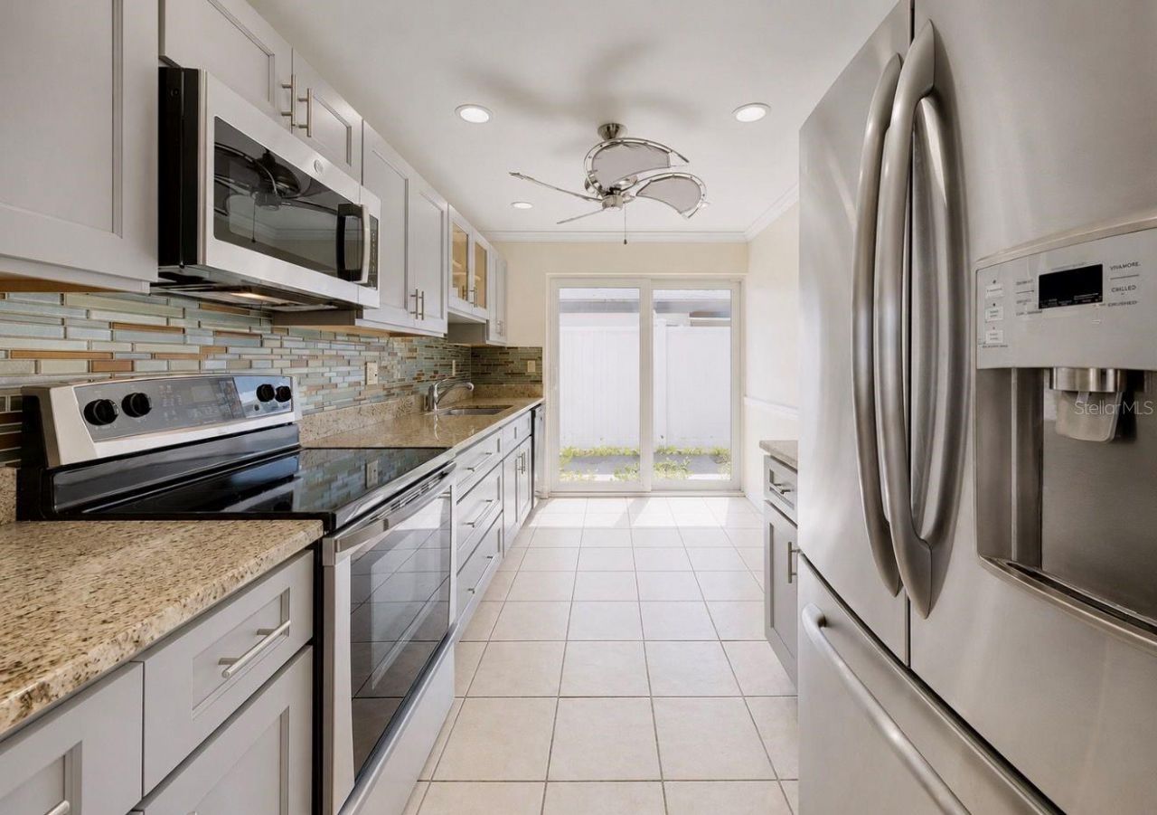 3506 Auburn Court, Unit 230, Sarasota, FL 34231 Photo
