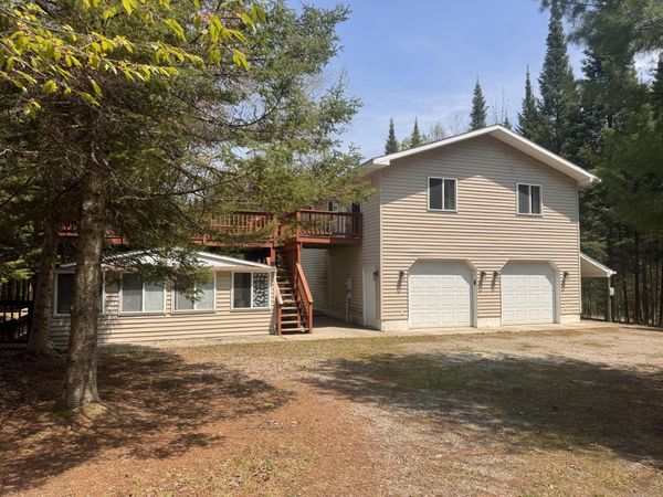 1725 E Lake Circle, Barton City, MI 48705