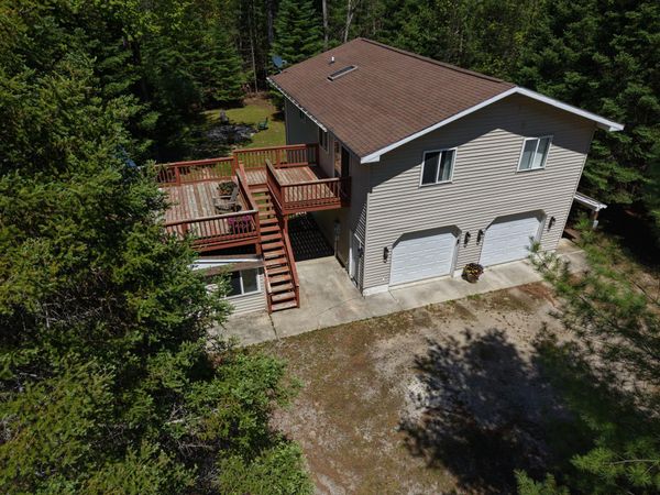 1725 E Lake Circle, Barton City, MI 48705