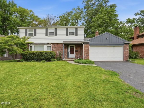 6926 Fredericksburg Drive, Sylvania, OH 43560