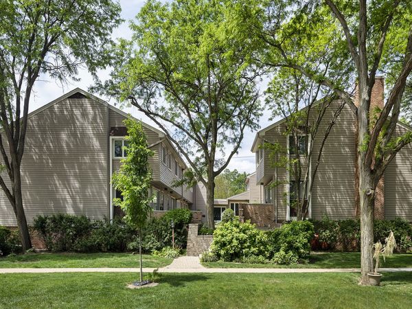1148 Meadow Road , Northbrook, IL 60062