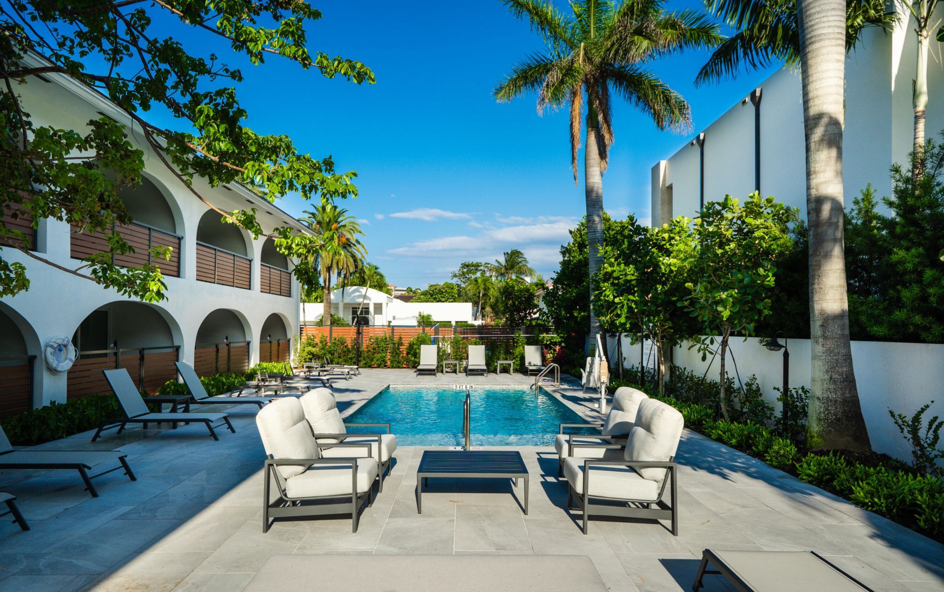 1075 Spanish River Road, Unit 7, Boca Raton, FL 33432 Photo