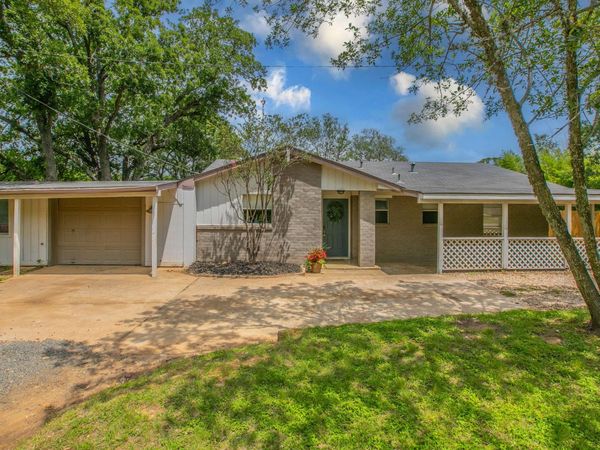251 Cool Water DR, Bastrop, TX 78602