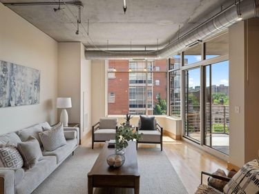 150 2nd Street NE, Unit B413, Minneapolis, MN 55413