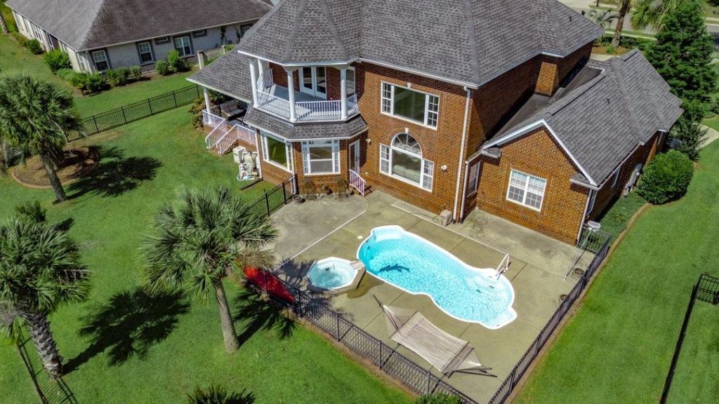 9429 Carrington Dr. Photo 18