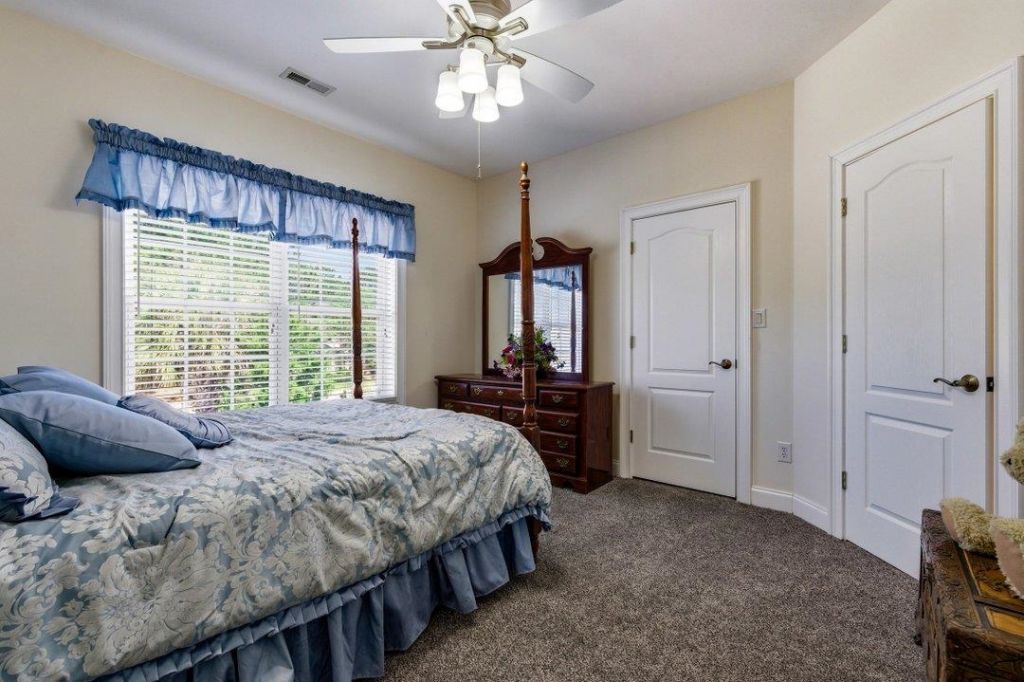 9429 Carrington Dr. Photo 23