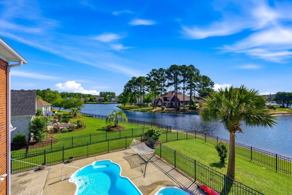 9429 Carrington Dr. Photo 32