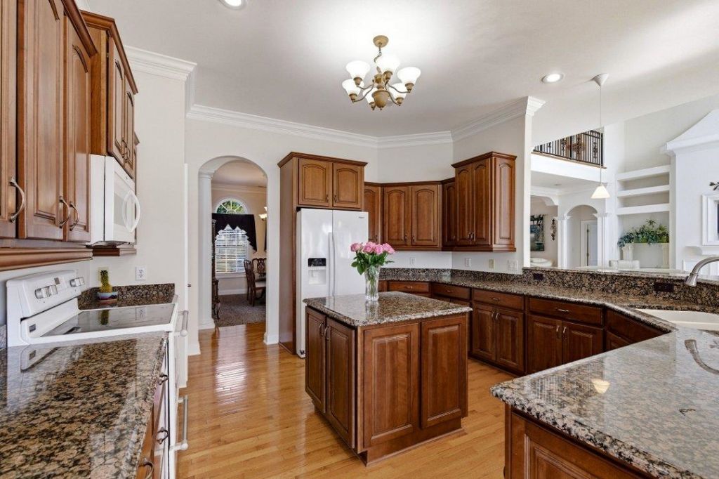 9429 Carrington Dr. Photo 49