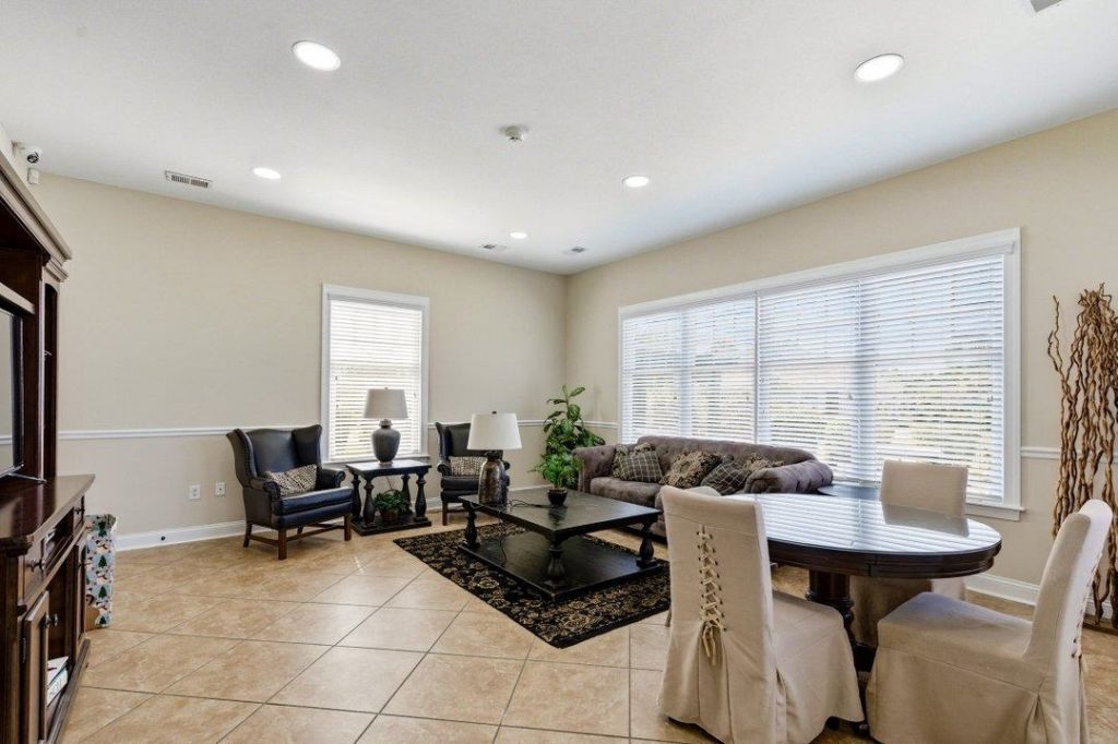 9429 Carrington Dr. Photo 97