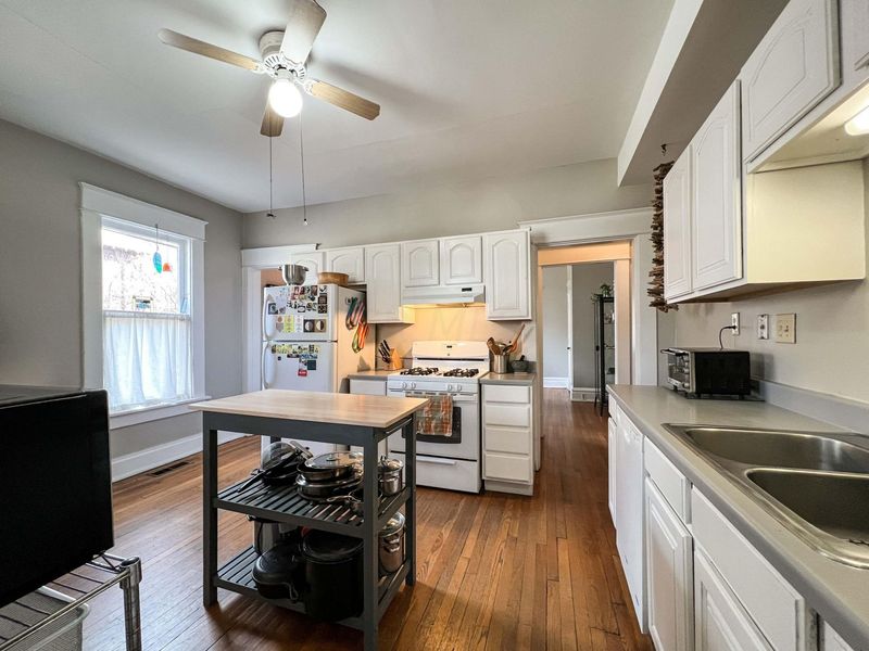 316 E Deshler Avenue , Columbus, OH 43206 Photo 9