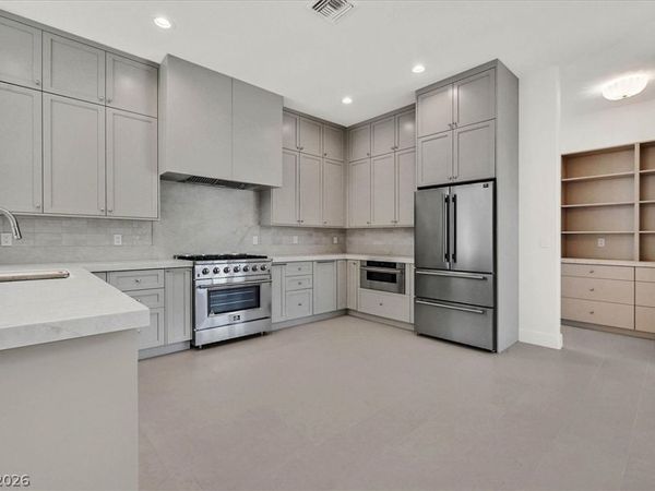 11 Fountainhead Circle , Henderson, NV 89052