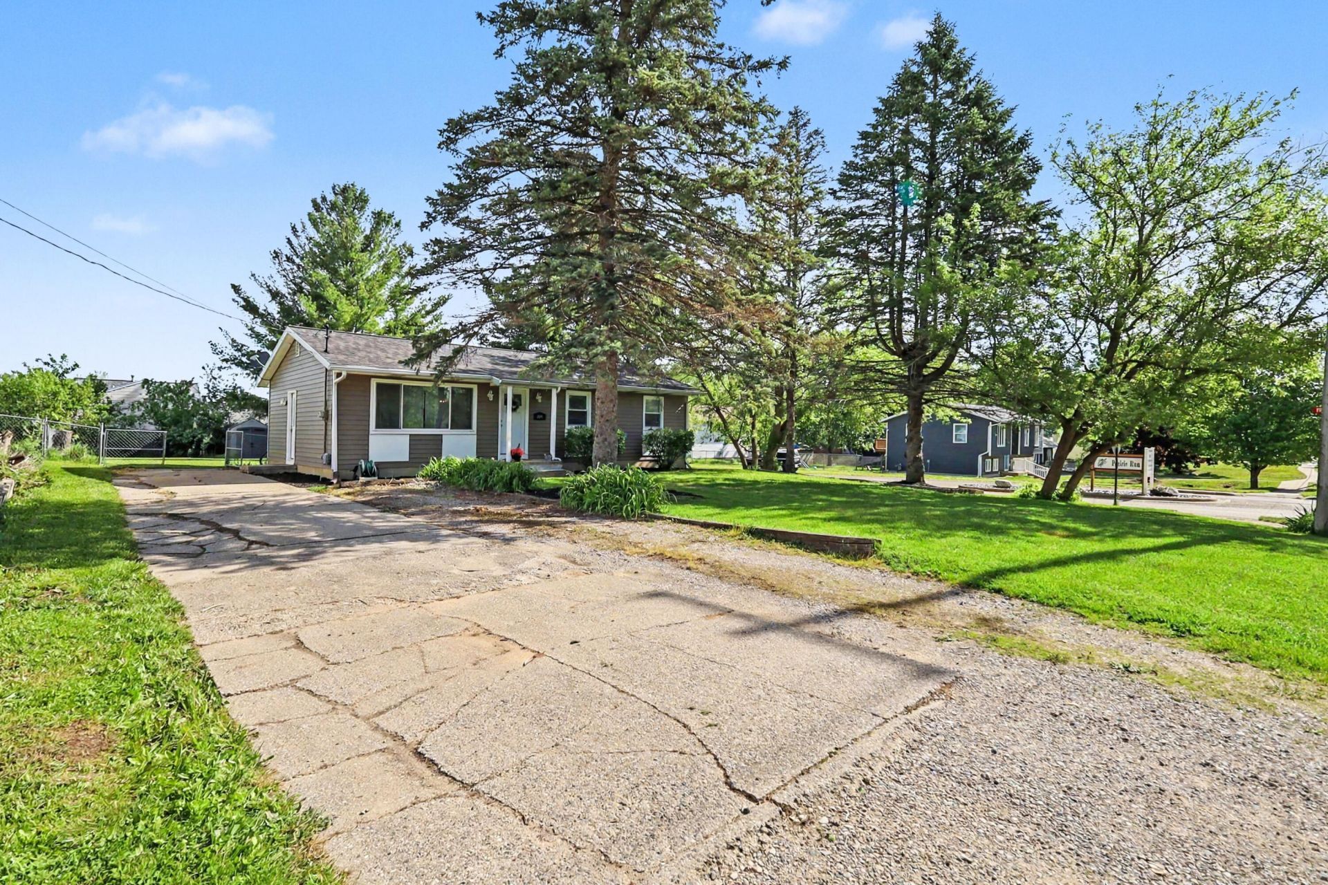 301 Pine Street Ne, Cedar Springs, MI 49319 Main Photo
