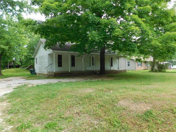 5060 E Huntsville Road , Fayetteville, AR 72701