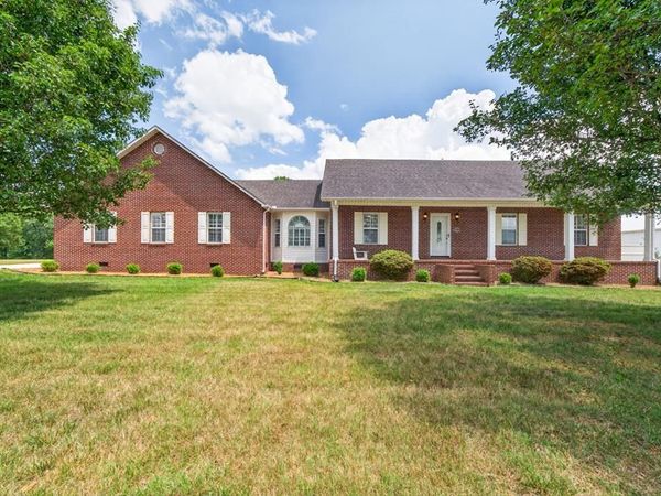 826 Boatman Rd, Cookeville, TN