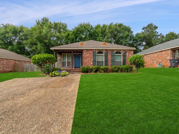 22 Lasalle St., Hattiesburg, MS 39402