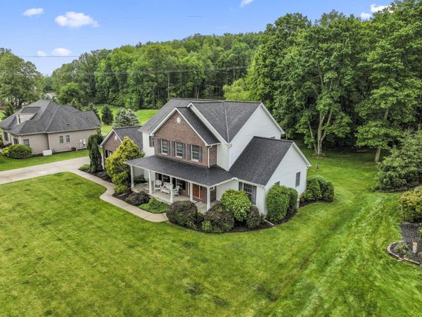 525 Gleneagles Drive, Newark, OH 43055