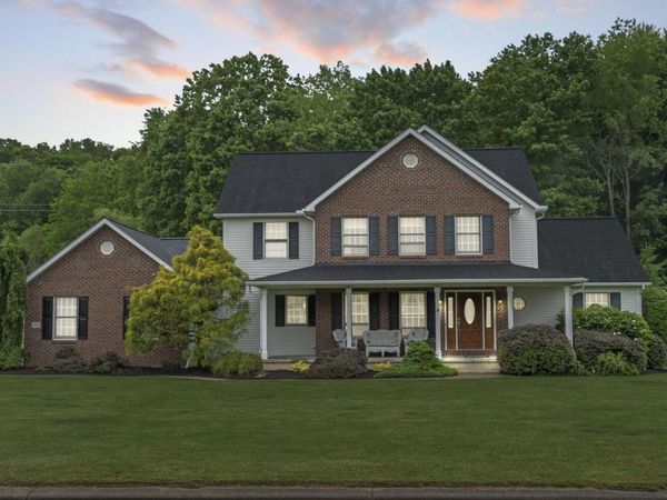 525 Gleneagles Drive, Newark, OH 43055