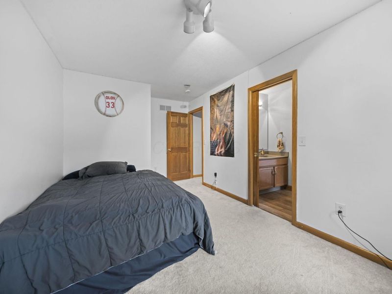 525 Gleneagles Drive, Newark, OH 43055 Photo 36