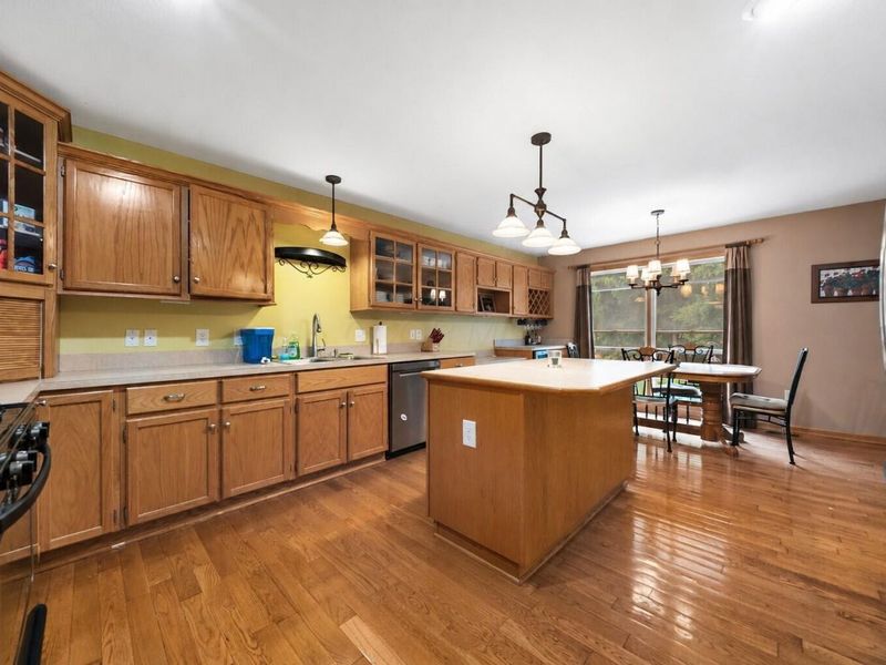 525 Gleneagles Drive, Newark, OH 43055 Photo 6
