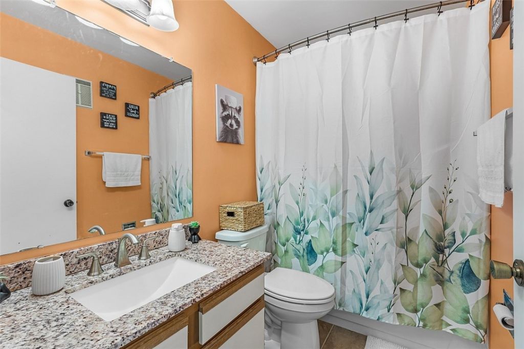 1965 Westminster Circle, Unit 6, Vero Beach, FL 32966 Photo