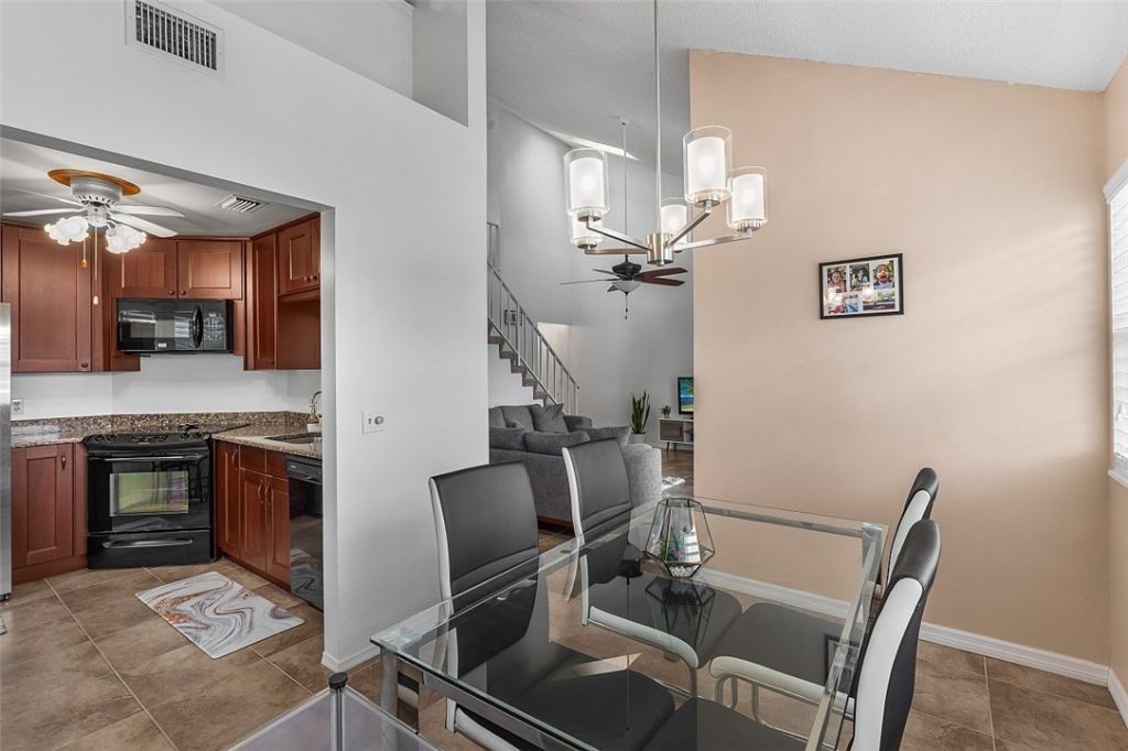 1965 Westminster Circle, Unit 6, Vero Beach, FL 32966 Photo