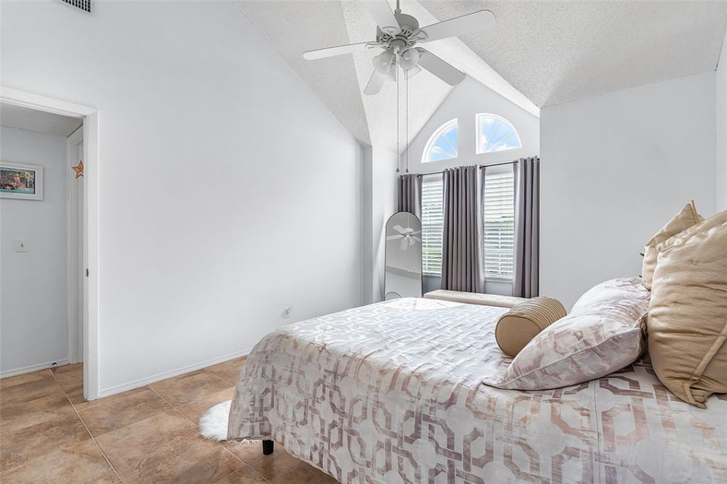 1965 Westminster Circle, Unit 6, Vero Beach, FL 32966 Photo