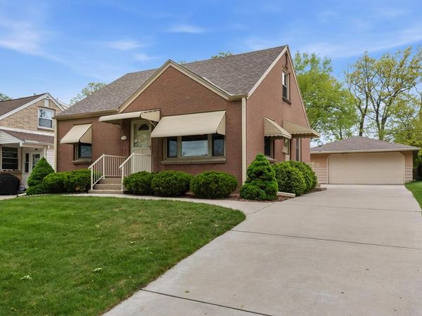 162 W Allerton AVENUE W, Milwaukee, WI 53207