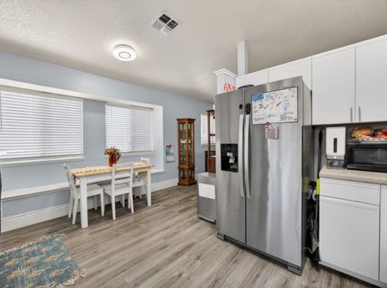 137 Majorca Cir, Sacramento, CA 95823 Photo