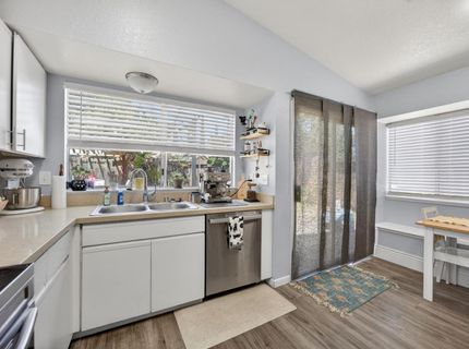 137 Majorca Cir, Sacramento, CA 95823 Photo