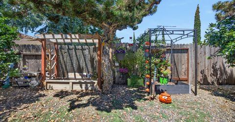 137 Majorca Cir, Sacramento, CA 95823 Photo