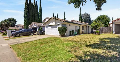 137 Majorca Cir, Sacramento, CA 95823 Photo