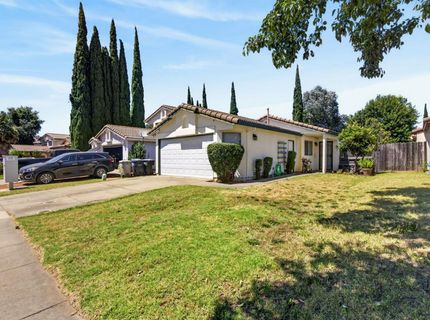 137 Majorca Cir, Sacramento, CA 95823 Photo