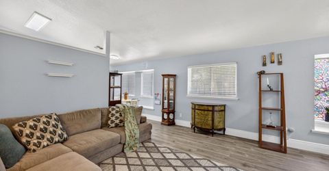 137 Majorca Cir, Sacramento, CA 95823 Photo