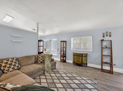 137 Majorca Cir, Sacramento, CA 95823 Photo