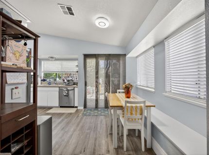 137 Majorca Cir, Sacramento, CA 95823 Photo