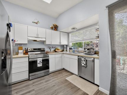 137 Majorca Cir, Sacramento, CA 95823 Photo