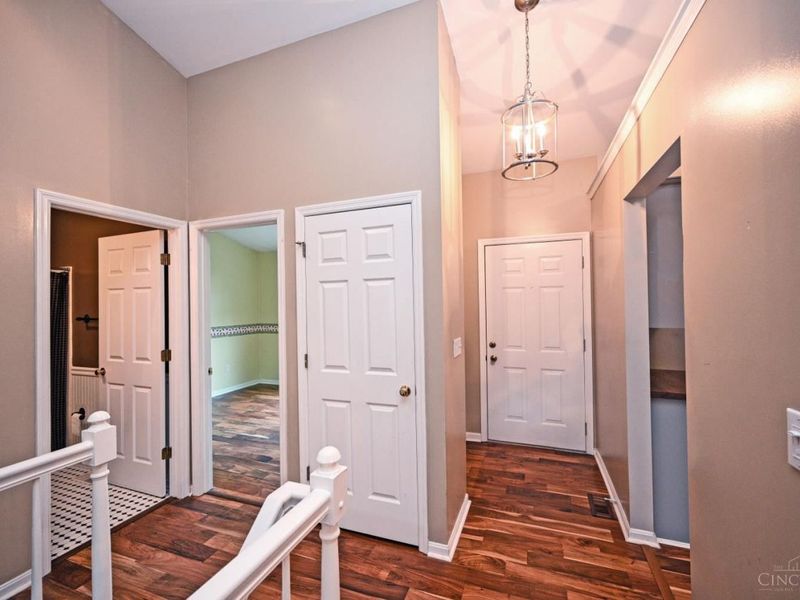 5461 Hanover Circle, Cincinnati, OH 45230 Photo 4