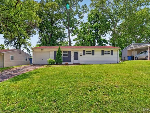 9446 Stansberry Avenue , St Louis, MO 63134