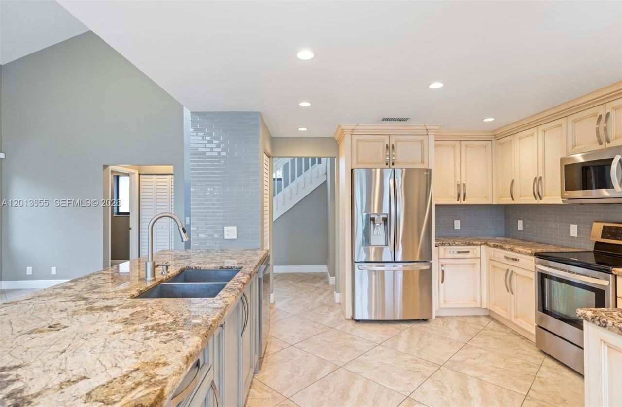 19811 NW 8th St, Pembroke Pines, FL 33029 Photo