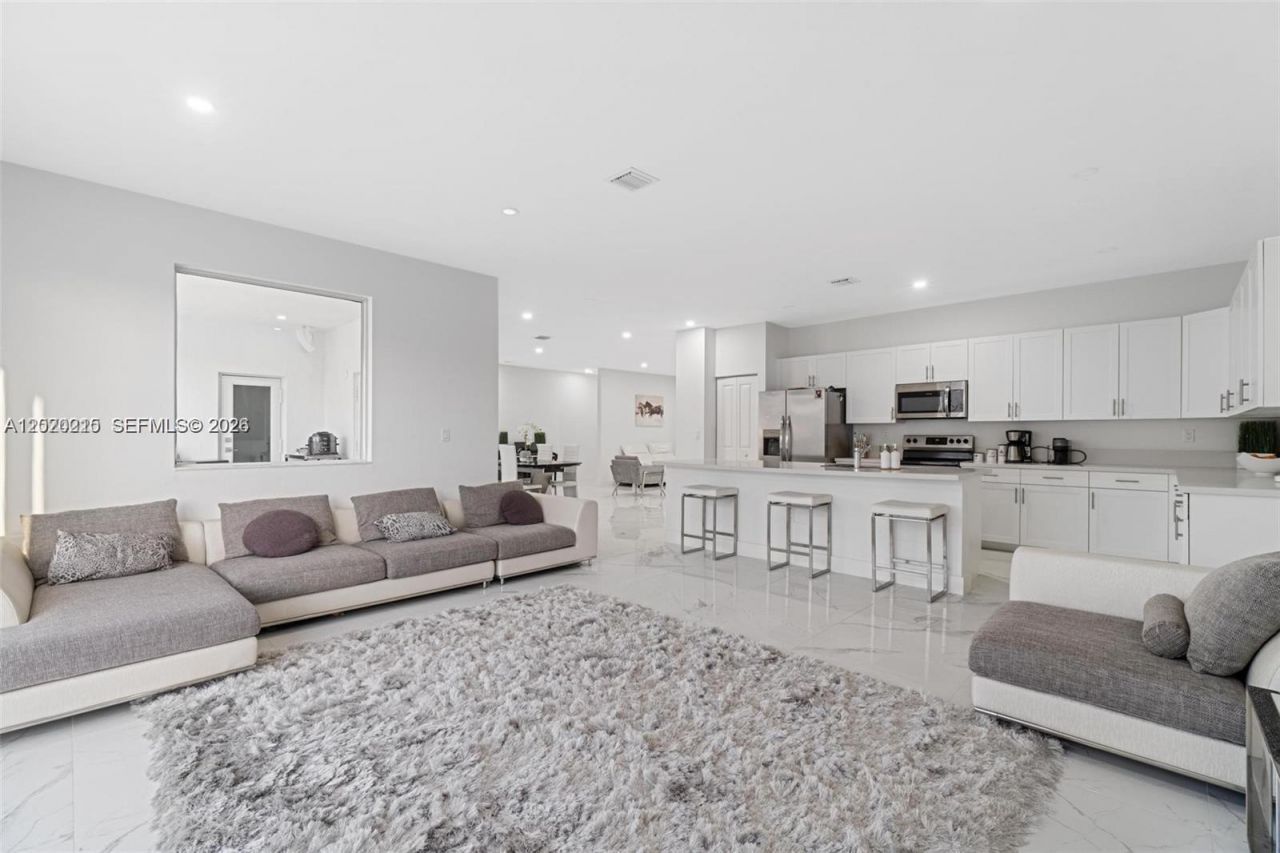 13305 SW 190th Ter, Unit 13305, Miami, FL 33177 Photo