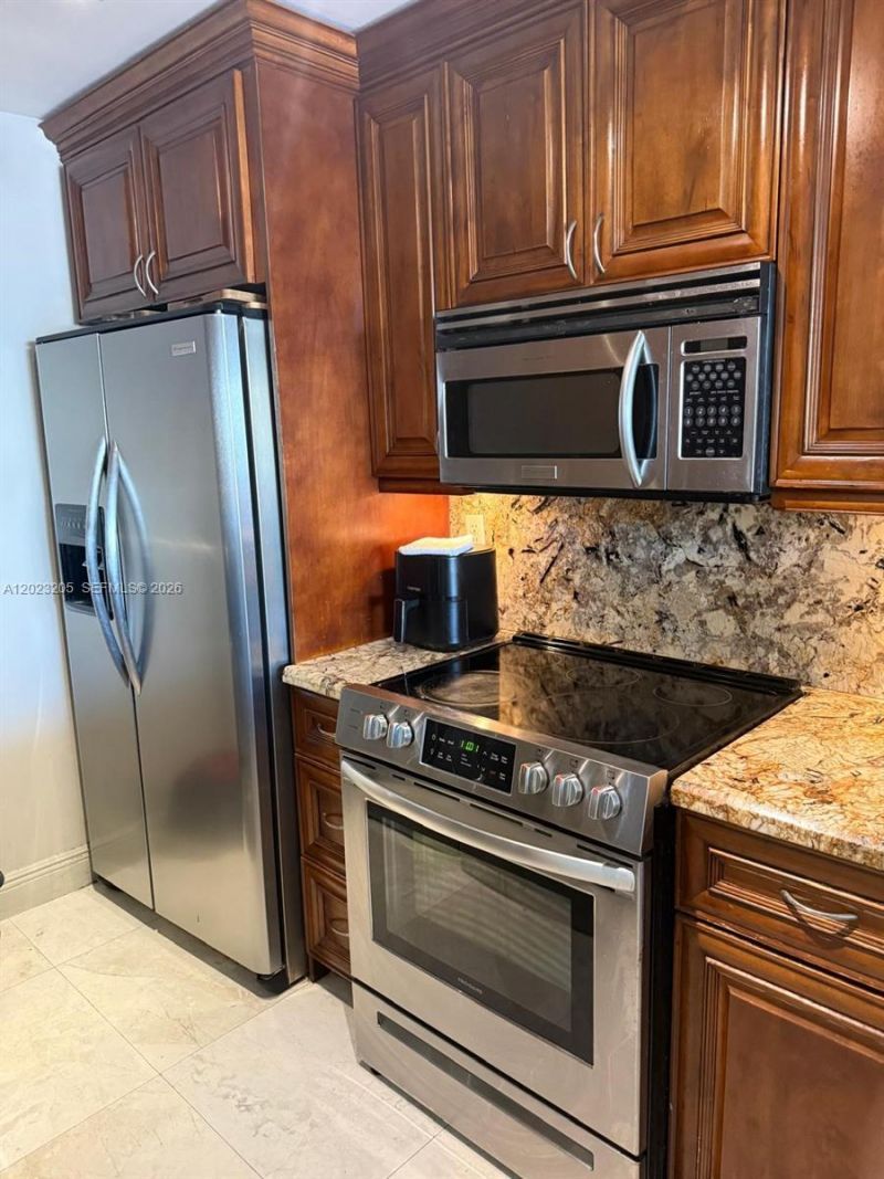 1401 Bay Rd , Unit 312, Miami Beach, FL 33139 Photo