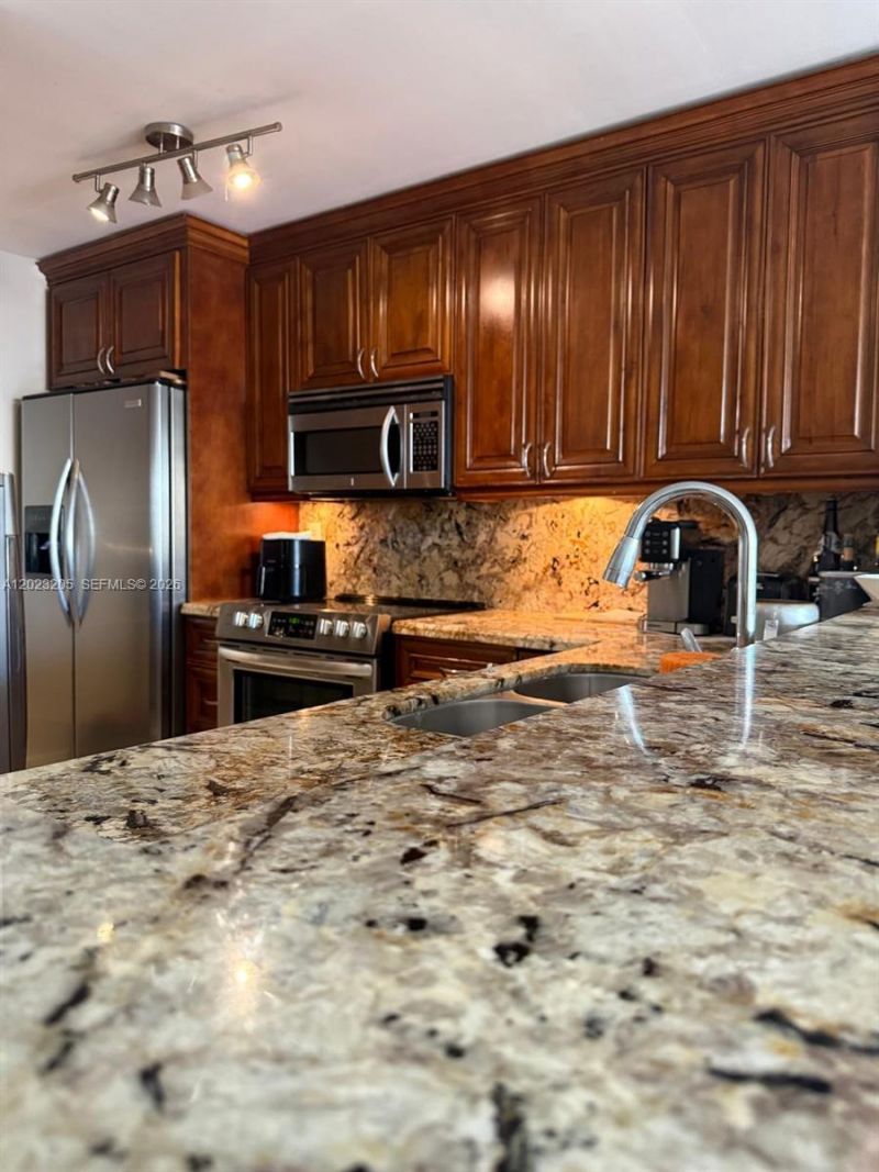 1401 Bay Rd , Unit 312, Miami Beach, FL 33139 Photo