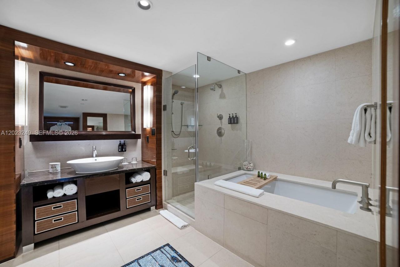 6801 Collins Ave , Unit 705 (Door , Miami Beach, FL 33141 Photo