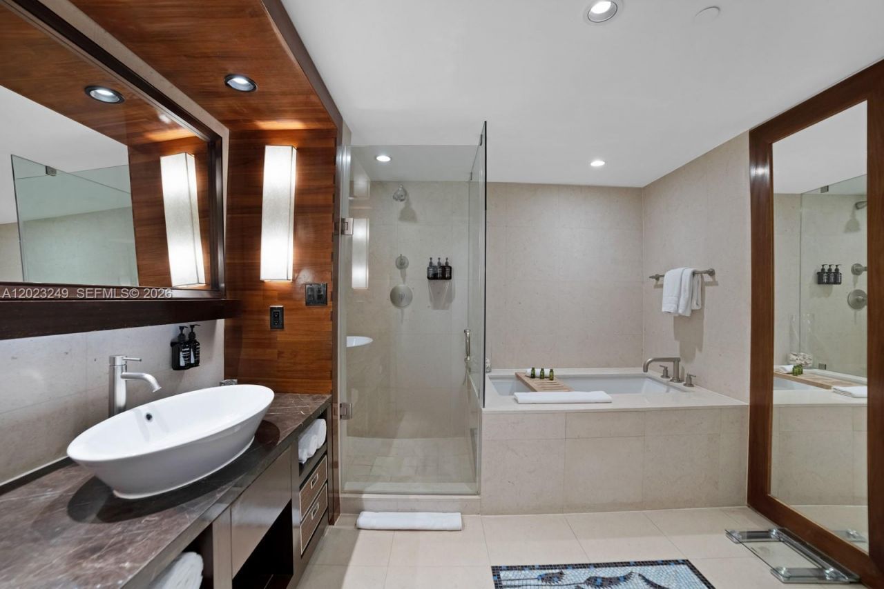 6801 Collins Ave , Unit 705 (Door , Miami Beach, FL 33141 Photo
