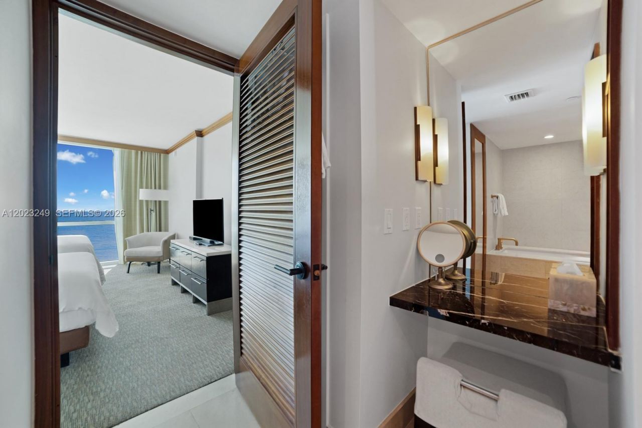 6801 Collins Ave , Unit 705 (Door , Miami Beach, FL 33141 Photo