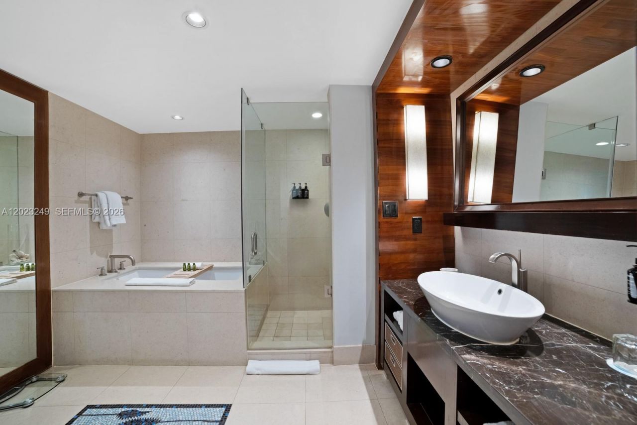 6801 Collins Ave , Unit 705 (Door , Miami Beach, FL 33141 Photo