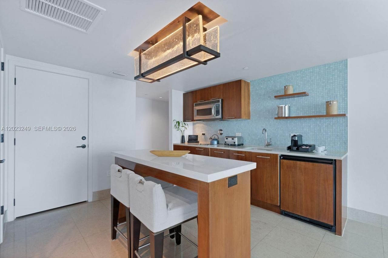 6801 Collins Ave , Unit 705 (Door , Miami Beach, FL 33141 Photo