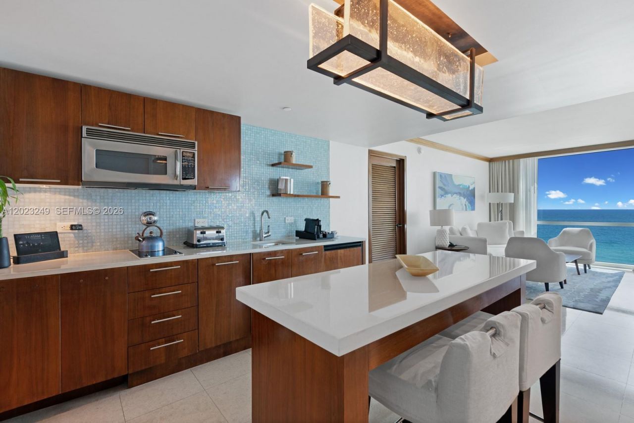 6801 Collins Ave , Unit 705 (Door , Miami Beach, FL 33141 Photo